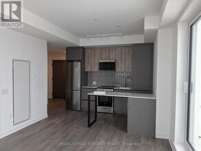 10 All Nations Dr in Brampton, ON - Building Photo - Building Photo