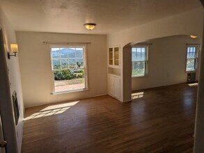 2510 Summit Dr in Escondido, CA - Building Photo - Building Photo