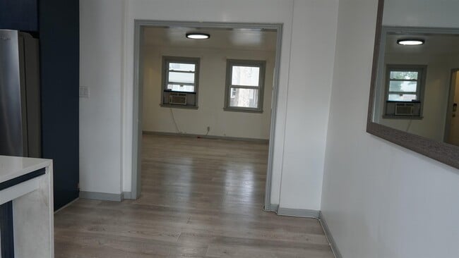 323 Stevens Ave in Jersey City, NJ - Building Photo - Building Photo