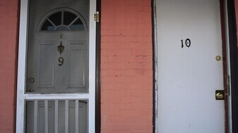 112 E Main St in Front Royal, VA - Building Photo