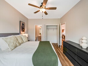 Preston Park Apartments in Burlington, NC - Building Photo - Building Photo