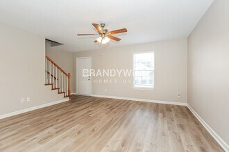 701 Holland Ridge Dr in La Vergne, TN - Building Photo - Building Photo