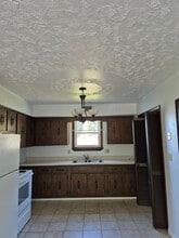 301 Lee Rd, Unit 3 in Follansbee, WV - Foto de edificio - Building Photo