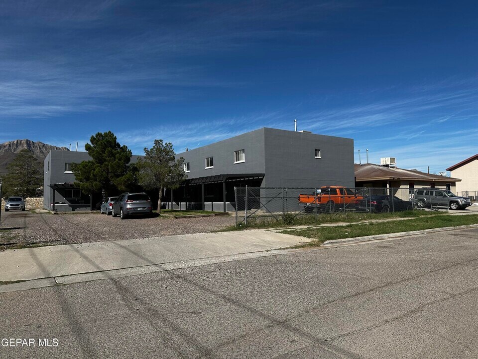 4703 Moonlight Ave in El Paso, TX - Building Photo