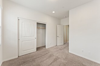 950 N Ellie St in La Habra, CA - Building Photo - Building Photo