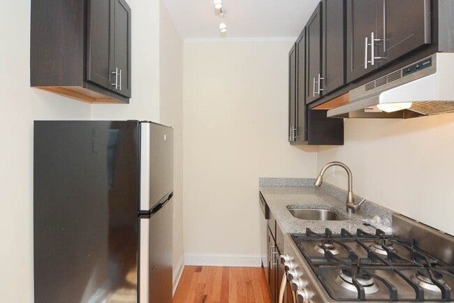 4742 N Hermitage Ave, Unit 802 in Chicago, IL - Foto de edificio - Building Photo