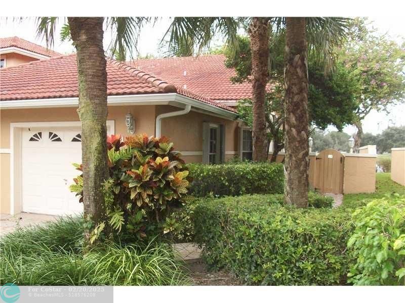 4105 Carriage Dr in Pompano Beach, FL - Building Photo