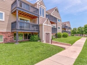 Mt. Carmel Village Apartments in Wichita, KS - Foto de edificio - Building Photo
