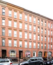 528 Henry St in Brooklyn, NY - Building Photo - Building Photo