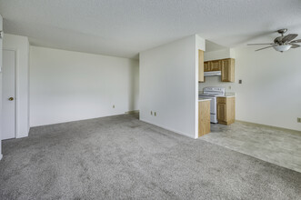 Arden Oaks Apartment in Carmichael, CA - Building Photo - Interior Photo