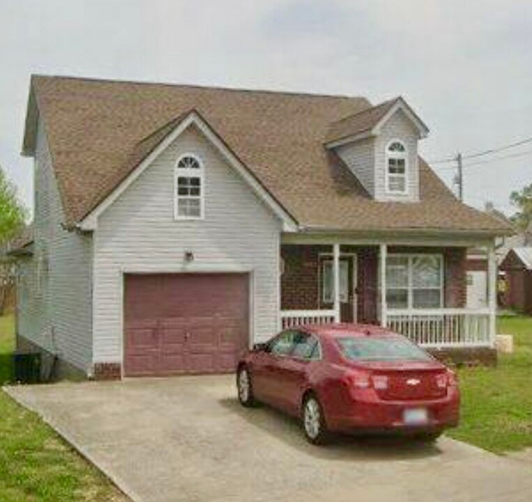 4205 Cloud Springs Ct in Nashville, TN - Building Photo