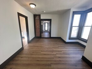 413 SW Clay St in Topeka, KS - Building Photo - Building Photo