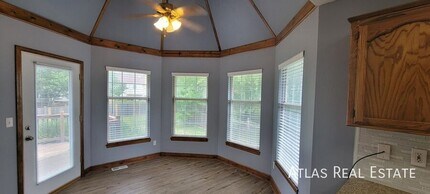 205 NW Almond in Blue Springs, MO - Building Photo - Building Photo