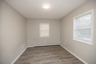 61 Ellsworth St in Brockton, MA - Building Photo - Building Photo