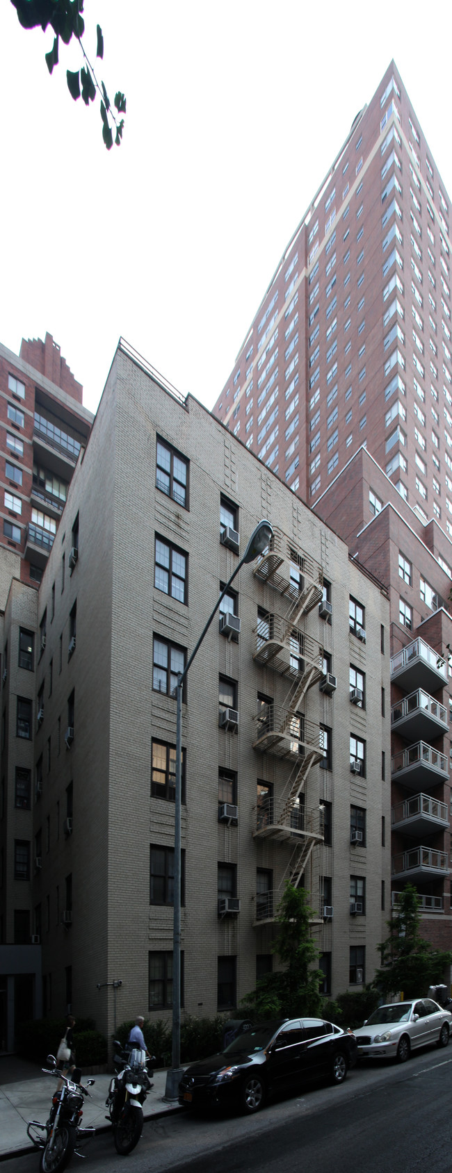 331 E 71st St in New York, NY - Foto de edificio - Building Photo