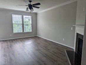 2613 Eastbourne Dr in Leesylvania, VA - Building Photo - Building Photo