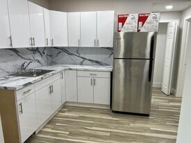 922 NW 2nd St in Miami, FL - Building Photo