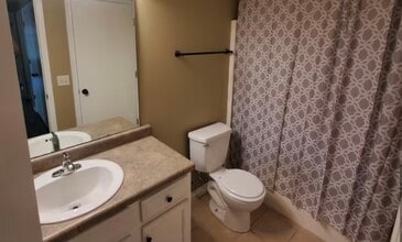 4361 W La Siesta St, Unit 4361 W La Siesta St. in Springfield, MO - Foto de edificio - Building Photo