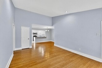 7736 Meadow Rd, Unit 203 in Dallas, TX - Building Photo - Building Photo