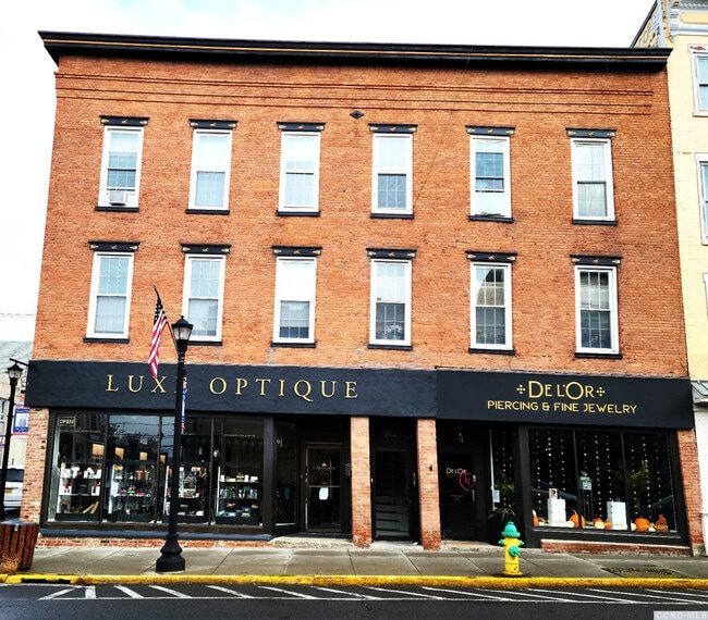 property at 602 Warren St