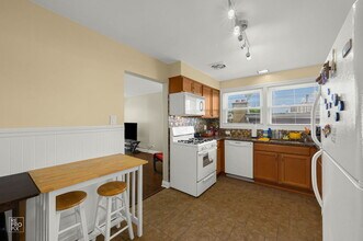 9115 Lamon Ave in Skokie, IL - Building Photo - Building Photo