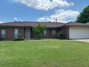 6308 NW 84th St in Oklahoma City, OK - Building Photo - Building Photo