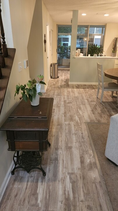 2106 Clover Hill Rd in Palm Harbor, FL - Foto de edificio