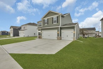 891 Allegro Dr in Etna, OH - Building Photo - Building Photo