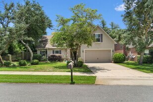 202 Rigdon Ct NW in Fort Walton Beach, FL - Building Photo