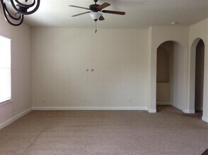 11323 N Via Ventana Way in Fresno, CA - Building Photo - Building Photo