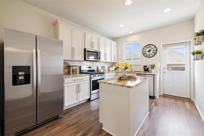 property at 717 Bayberry Cir