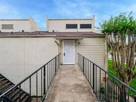 10075 Westpark Dr in Houston, TX - Building Photo