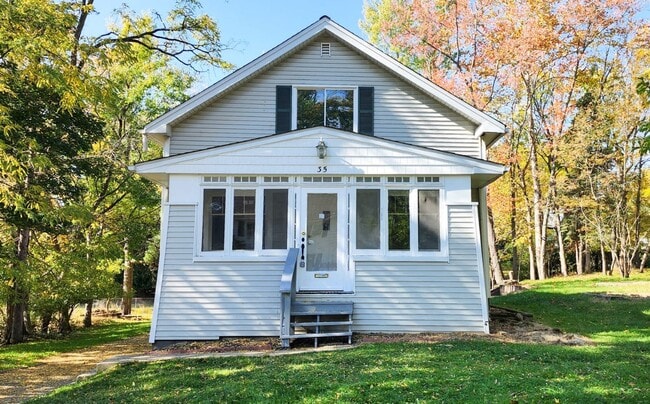 property at 35 Thames Ave