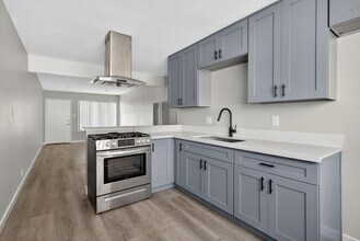 10442 Lampson Ave in Garden Grove, CA - Building Photo - Building Photo