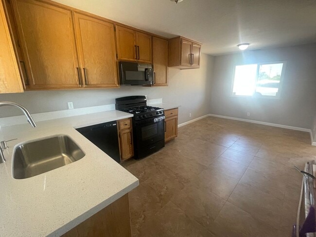 4400 Pinell St in Sacramento, CA - Building Photo - Building Photo