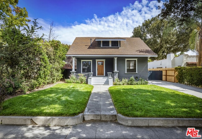 property at 1022 N Marengo Ave