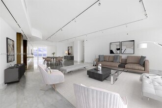 400 Alton Rd in Miami Beach, FL - Foto de edificio - Building Photo