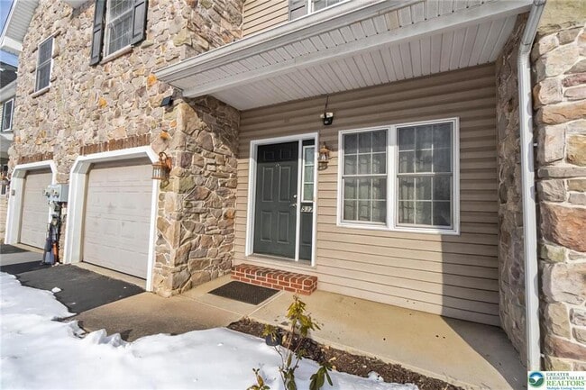 537 Kemmerer Ln in Allentown, PA - Building Photo - Building Photo