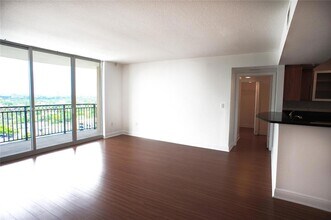 3232 SW 22nd Terrace, Unit 1408 in Miami, FL - Building Photo - Building Photo