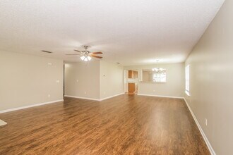 13564 Ashford Wood Ct E in Jacksonville, FL - Building Photo - Building Photo