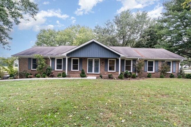 1726 Lewisburg Pike