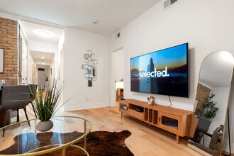 618 W Patterson Ave, Unit SI ID1354353P in Chicago, IL - Foto de edificio - Building Photo