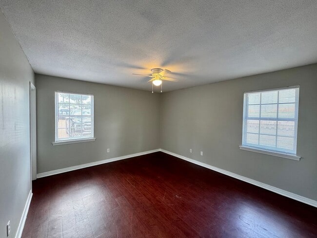 property at 1975 Darby Dr