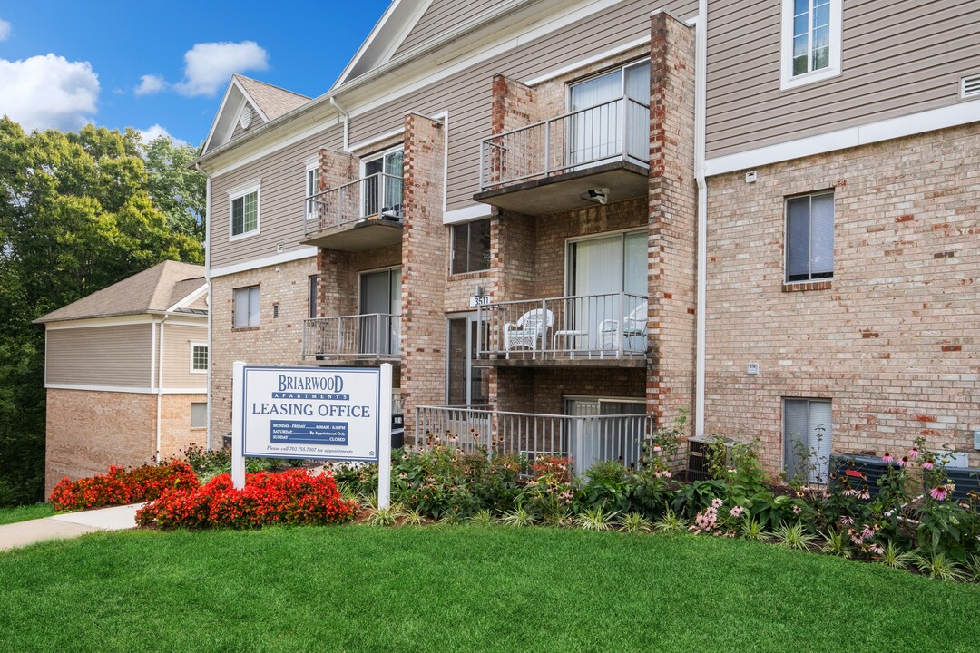 Briarwood Apartments in Dumfries, VA - Building Photo