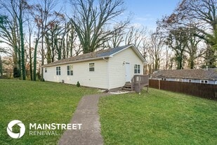 107 S Walker Ln in Oak Ridge, TN - Building Photo