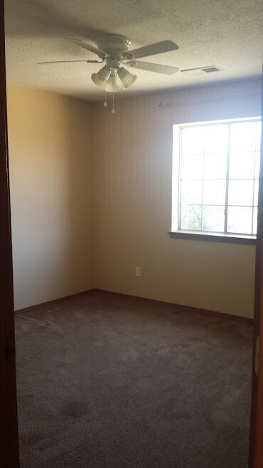 1716 33rd St SE in Rio Rancho, NM - Building Photo