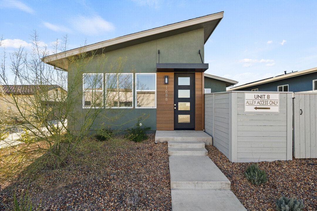 1674 Thea Ave in Chico, CA - Building Photo