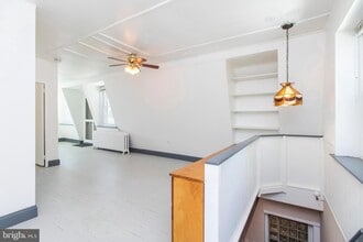 18 E Gorgas Ln in Philadelphia, PA - Building Photo - Building Photo