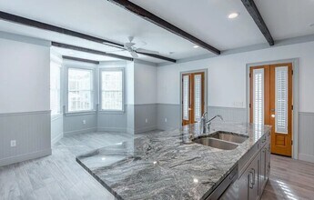 321 Ashley Ave in Charleston, SC - Building Photo - Building Photo