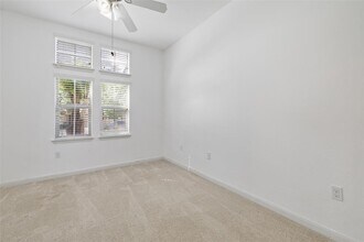 112 Latitude Ln in Austin, TX - Foto de edificio - Building Photo